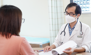 Which exercises are good for office workers' lungs?