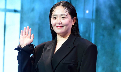 Rare disease forces "autumn in my heart" star to undergo four surgeries to save her arm