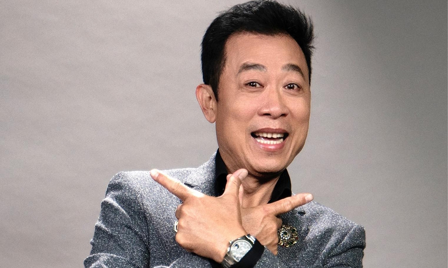 Comedian Van Son makes a comeback at 65