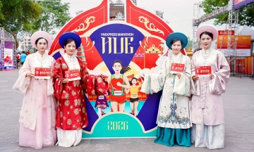 Female runners showcase grace ahead of VnExpress Marathon Hue