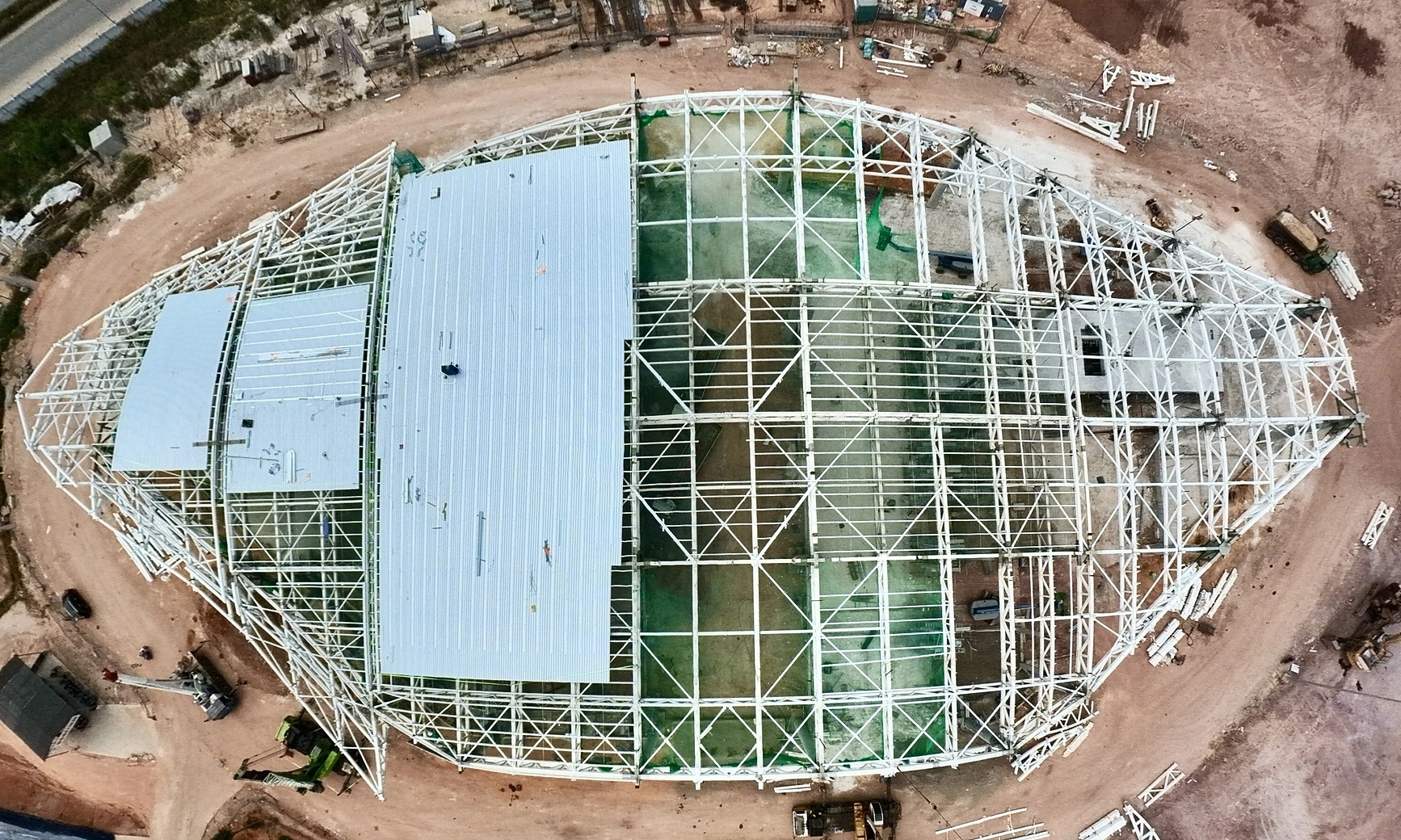 Contractors struggle with thousands of workers short at Phu Quoc APEC construction sites