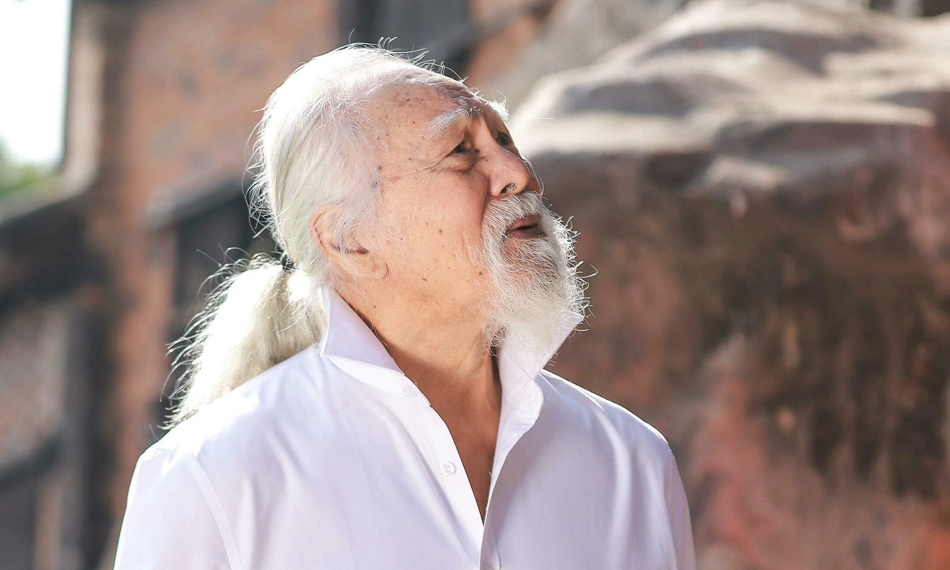 The active life at 90 of the 'Heavenly Sword and Dragon Slaying Sabre' actor