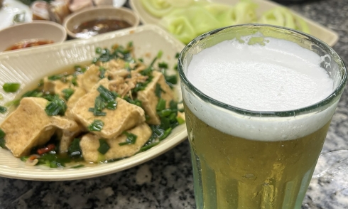 Does drinking beer in hot weather help cool you down?