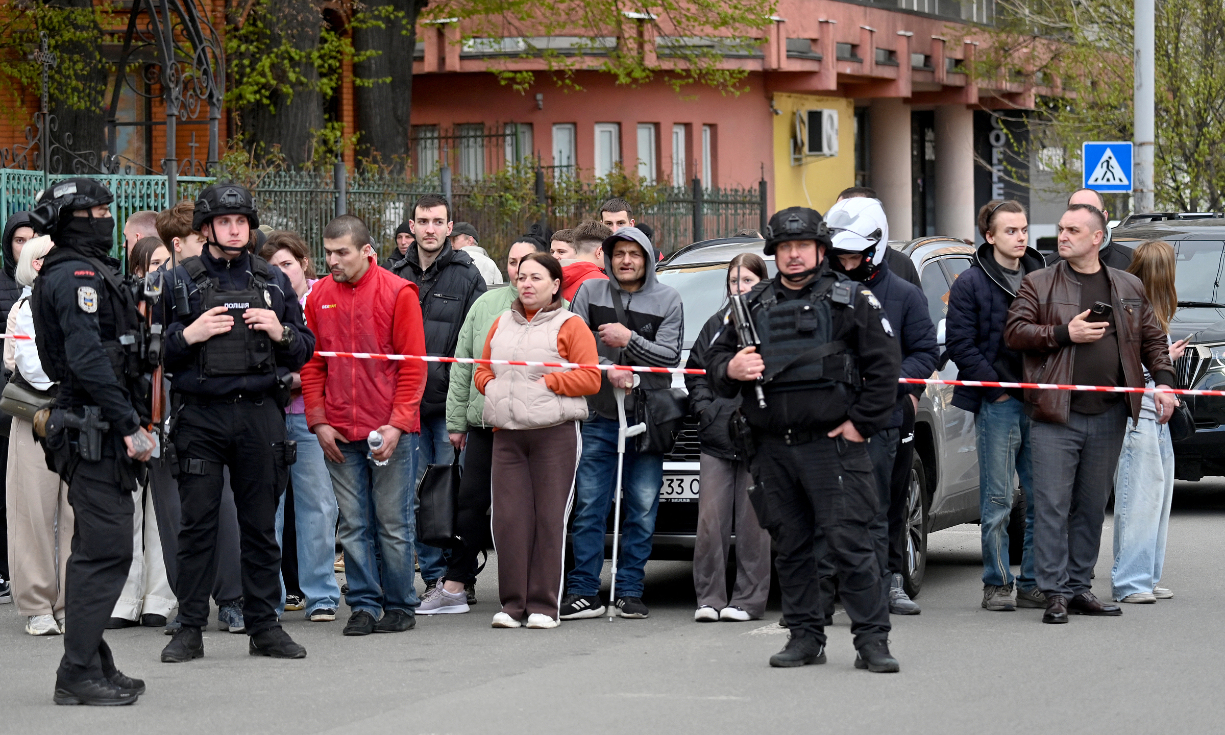 Shooting, hostage-taking in Ukraine leaves 6 dead