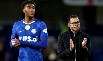 Chelsea coach uncertain of consequences if Champions League spot missed