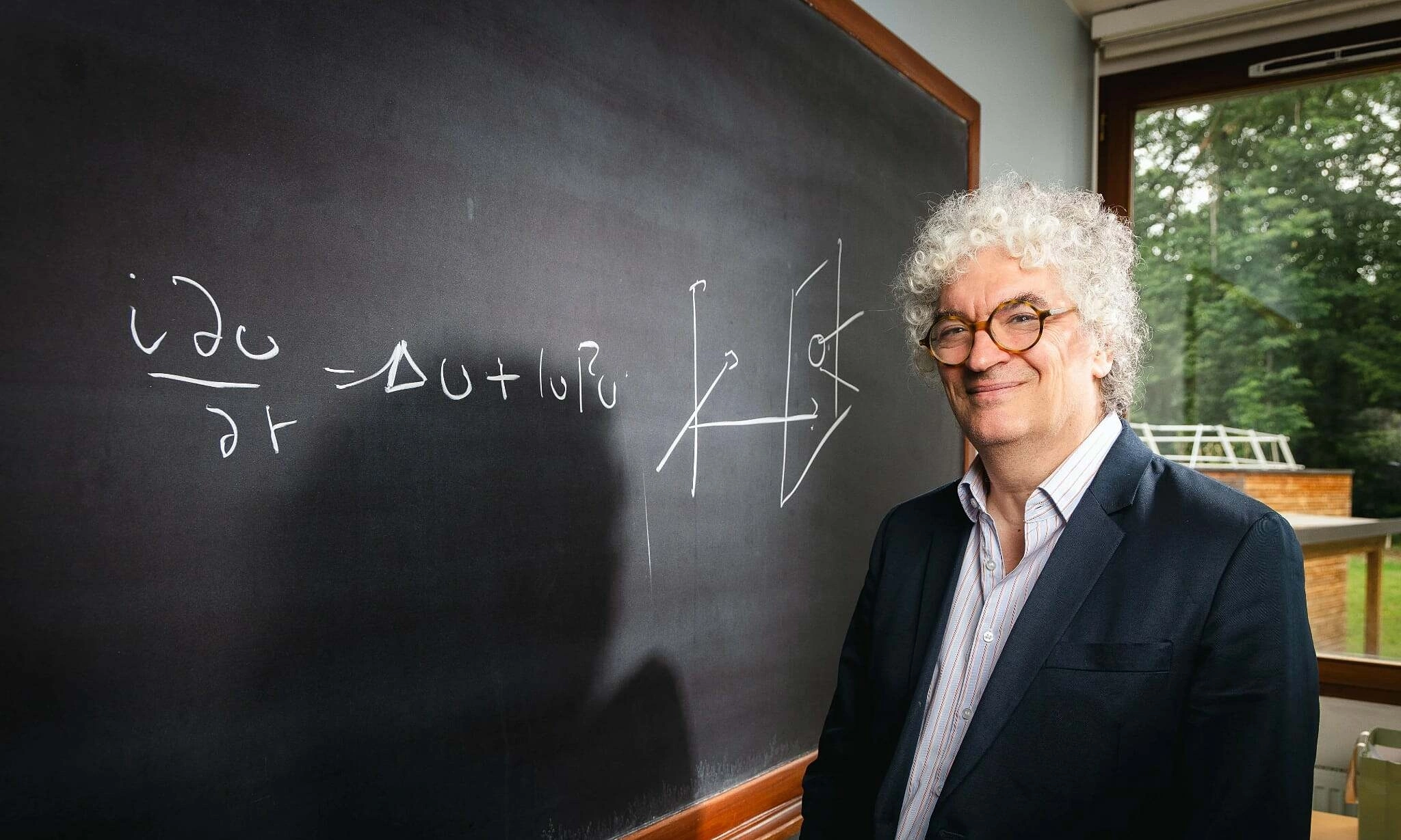 64-year-old mathematician wins 'science Oscar' with 3 million USD prize