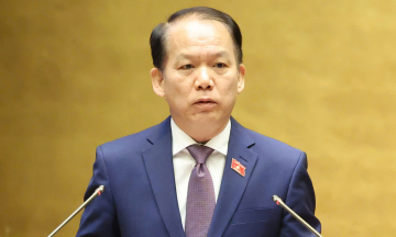 Public lawyers barred from serving non-state clients