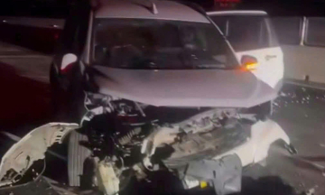 Car crash on unlaunched Bien Hoa - Vung Tau expressway