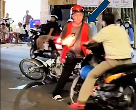 Man rams scooter into shipper, dares him to call traffic police