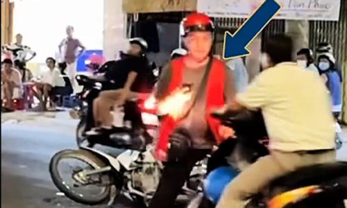 Man rams scooter into shipper, dares him to call traffic police