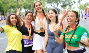 International runners captivated by Hue's banh nam and roasted pork sweet soup