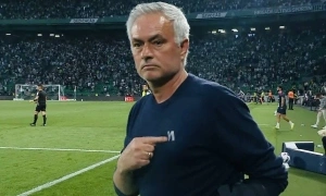 Mourinho creates a stir with 'self-praise' celebration