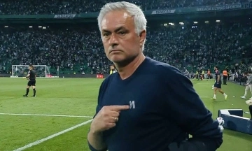 Mourinho creates a stir with 'self-praise' celebration