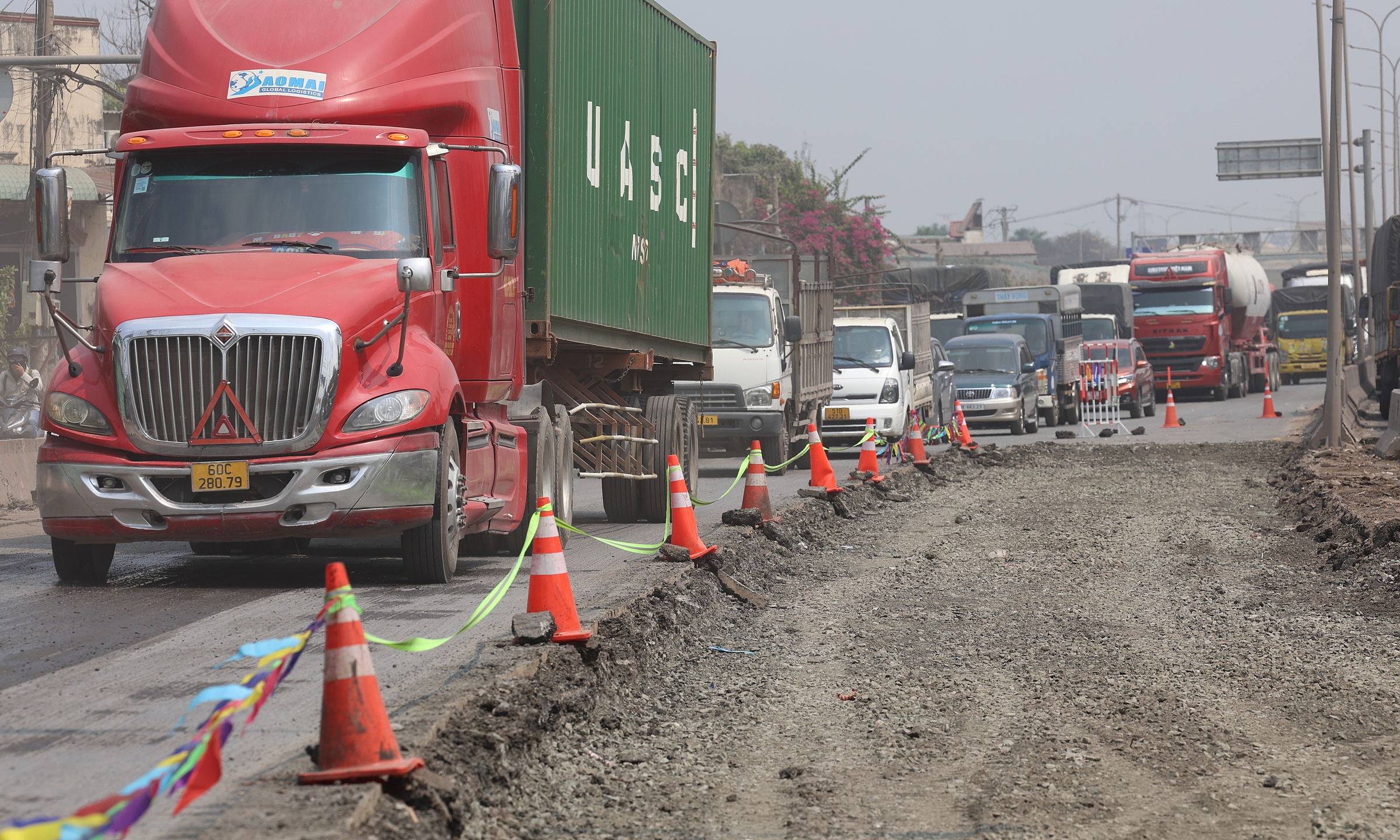 Rising asphalt prices threaten road maintenance delays