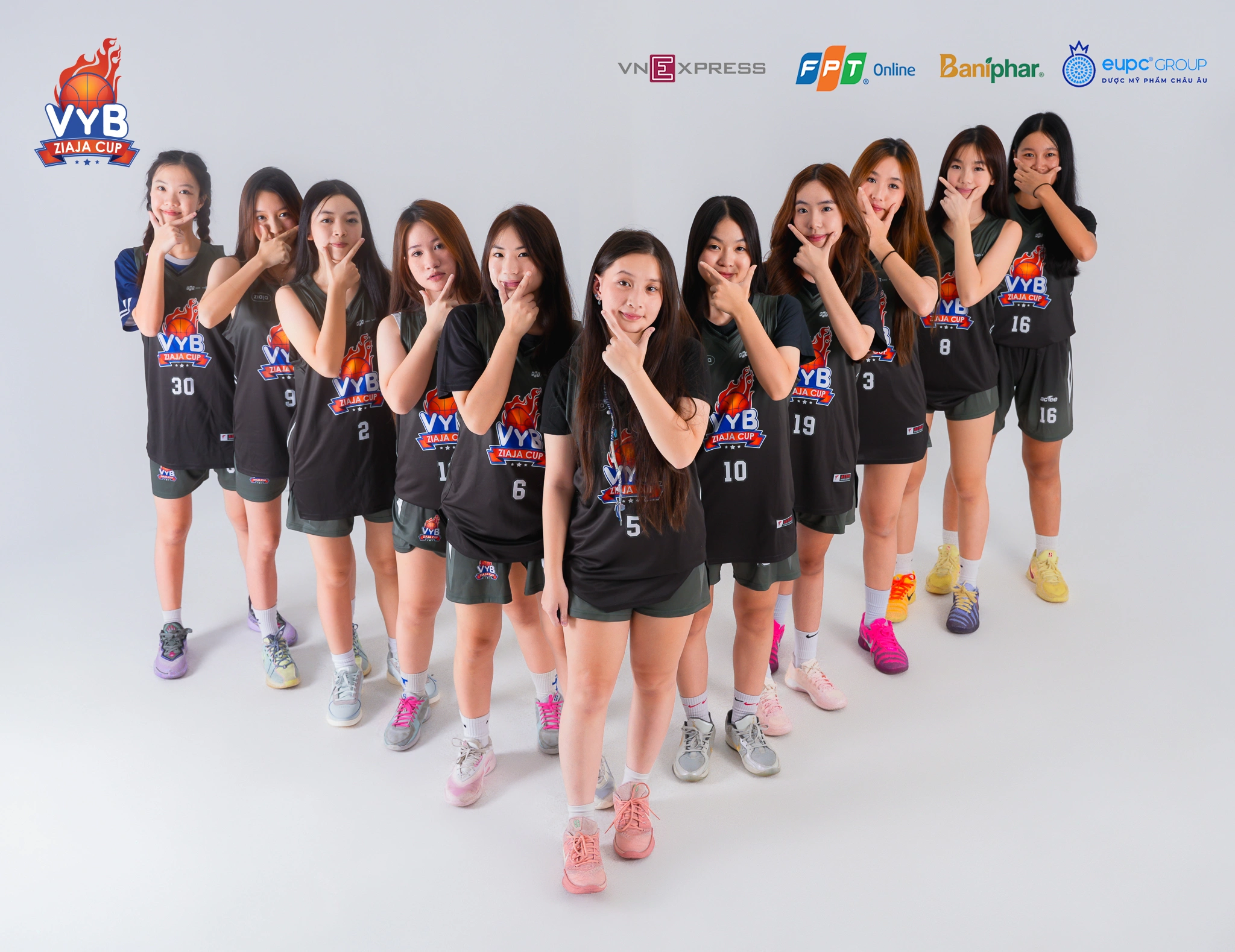 Vinschool girls' team demonstrates sportsmanship at Media Day