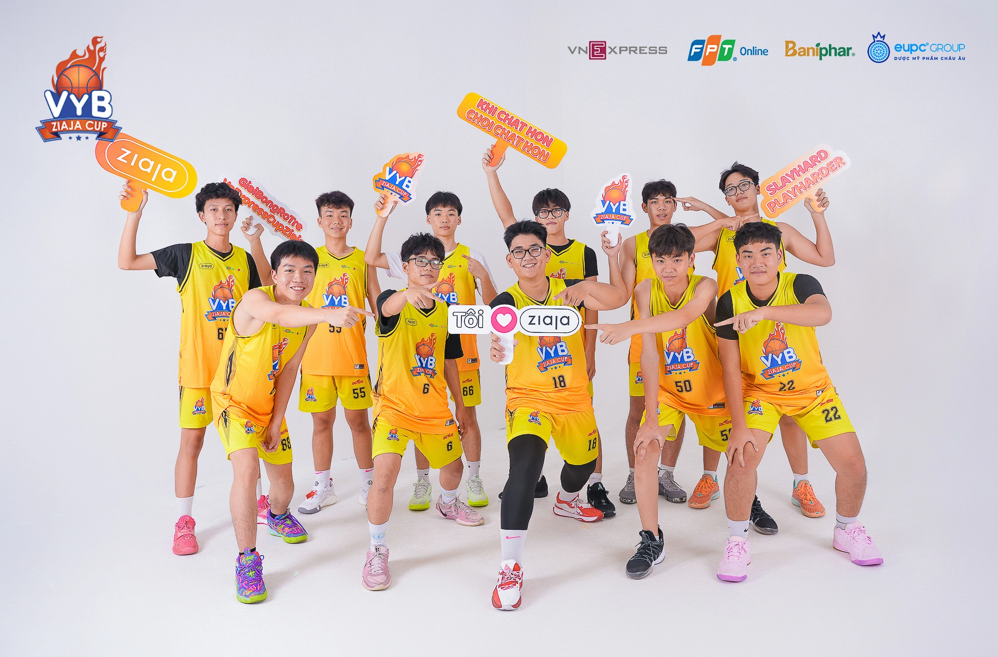 Tay Thanh high school male team shines posing for the camera