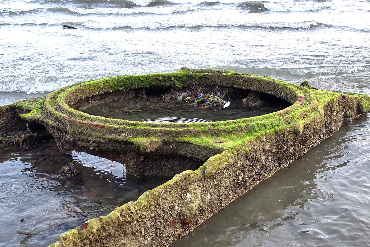 Object suspected to be a tank emerges on Quy Nhon beach