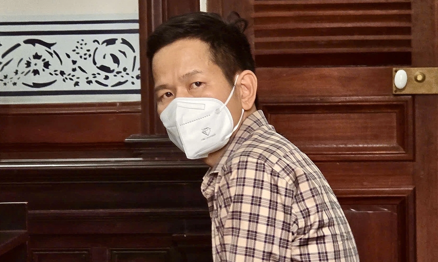 Former bank director exposed police operational secrets