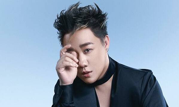 Trung Quan Idol apologizes after being accused of assaulting a woman