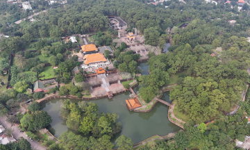 Debate over number, material of constellations on Tu Duc tomb ceiling
