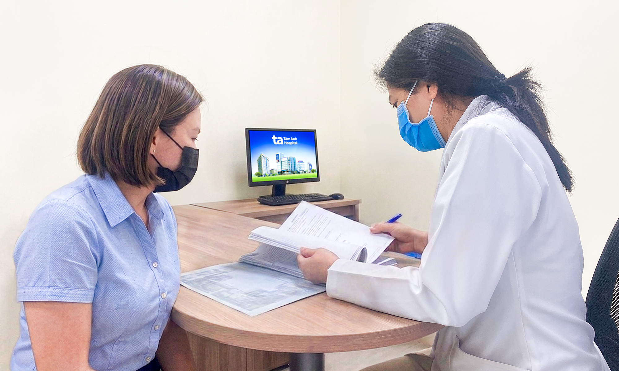 Pituitary tumor causes unusual height increase in 40-year-old woman