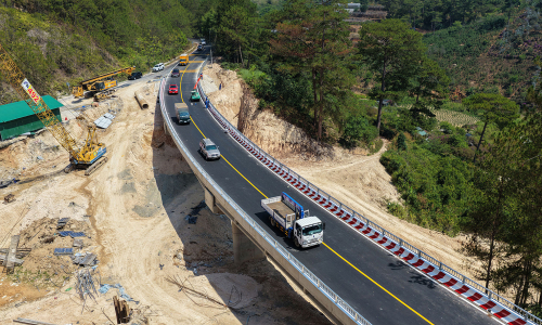 Overpass at Mimosa Pass landslide opens, easing access to Da Lat