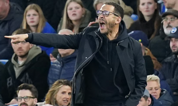 Coach Rosenior no longer defends Chelsea players