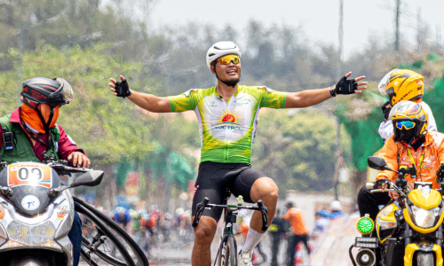 Veteran Trinh Duc Tam wins stage at trans-Vietnam cycling race