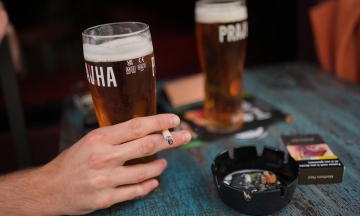 UK parliament passes bill banning tobacco sales to those born after 2008