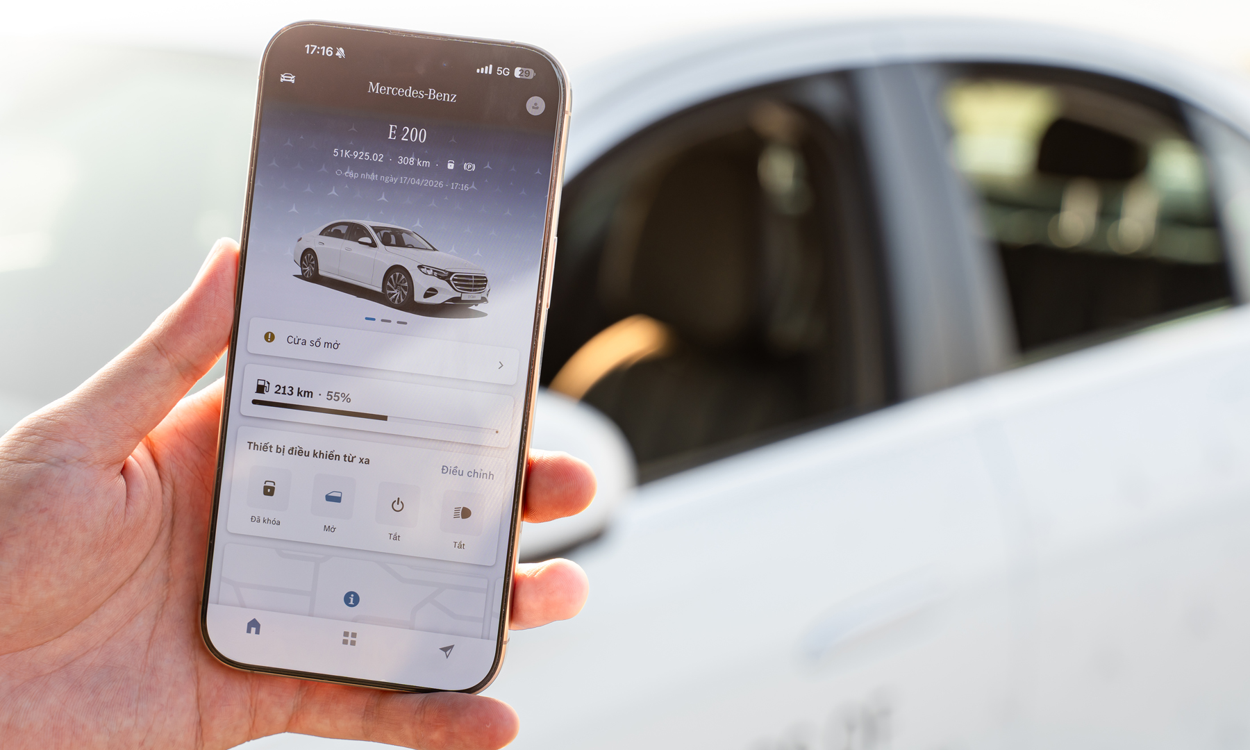 Digital Extras - a Mercedes driver's assistant