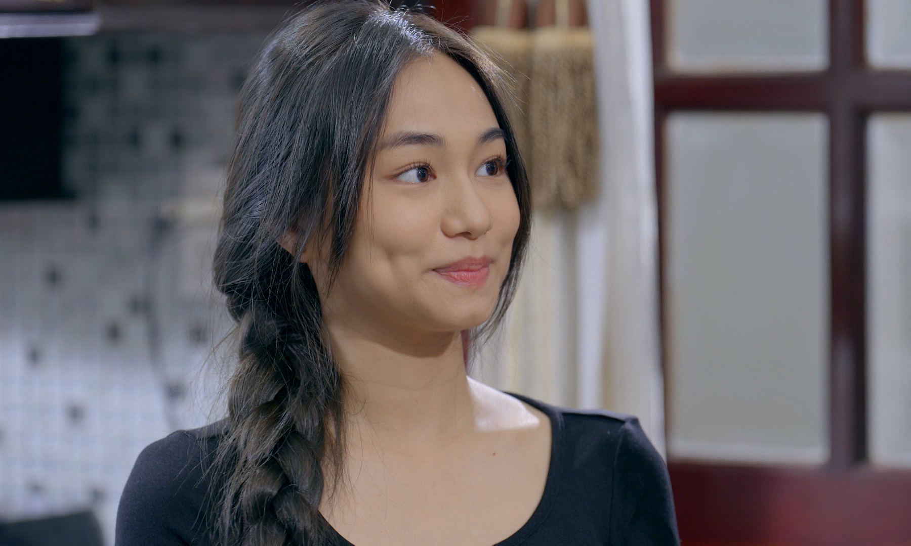 Third-party role in 'Bong ma hanh phuc' sparks controversy