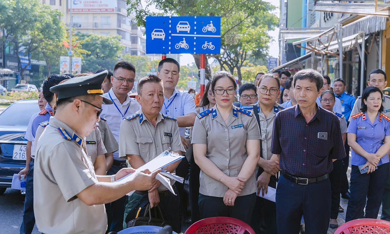 Proposal to criminally prosecute enforcement officers for misconduct affecting citizens' property