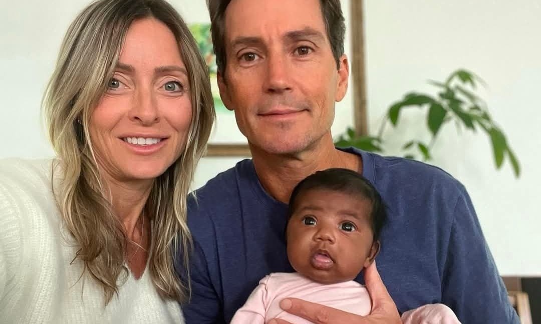 White couple who gave birth to a baby of color finds child's biological parents