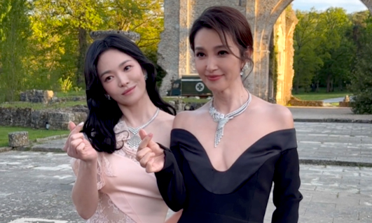 Song Hye Kyo and Ly Bingbing showcase elegance