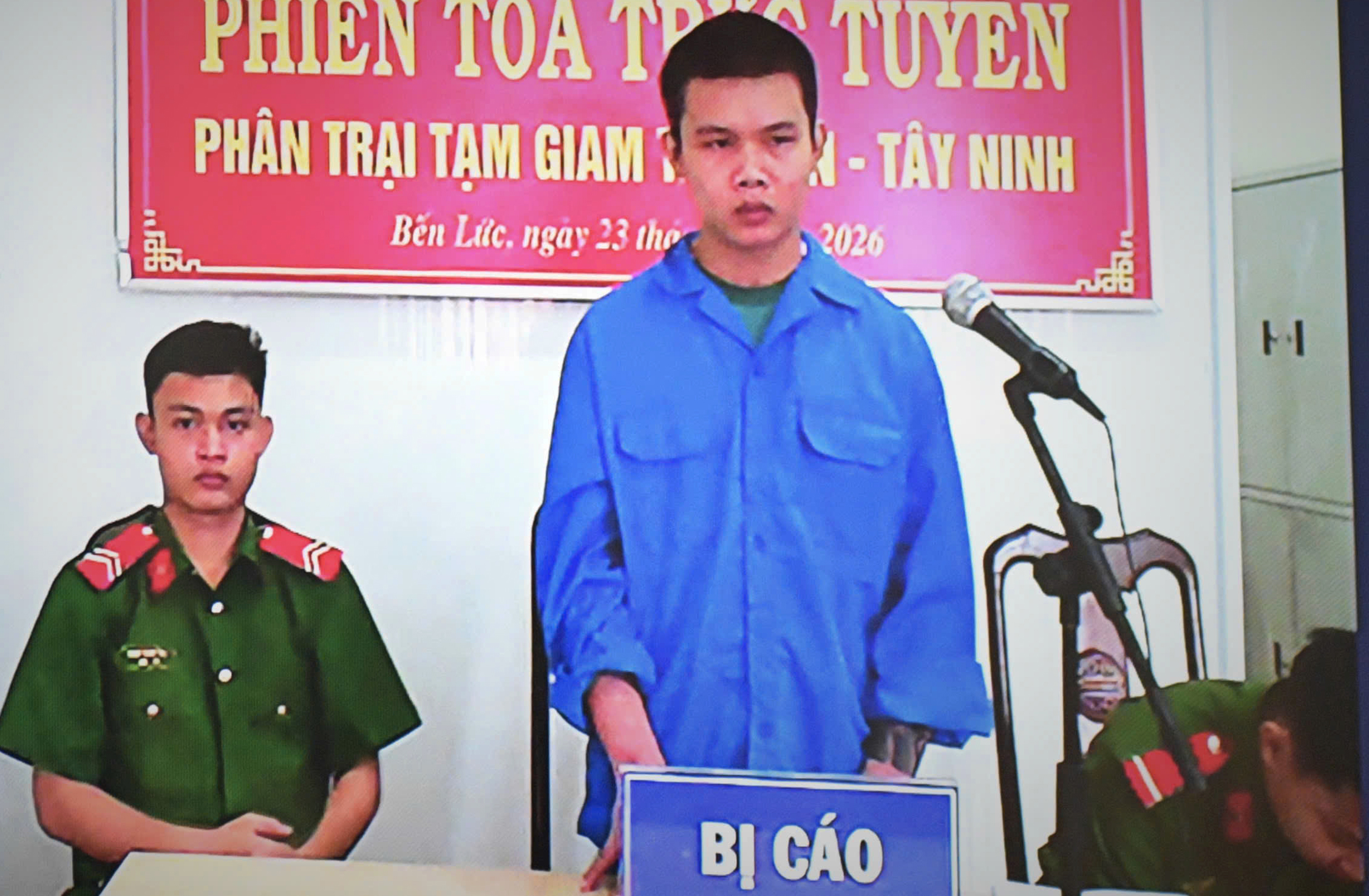 Pickup truck driver who hit traffic police officer sentenced to over one year in prison