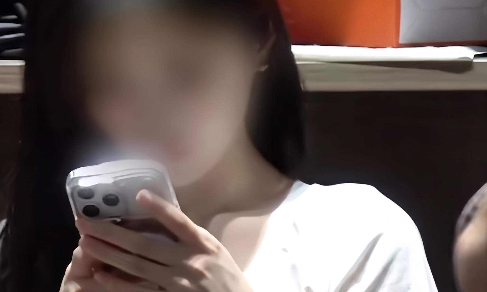 Father faces bankruptcy after daughter's 17 million yuan embezzlement for streamer gifts