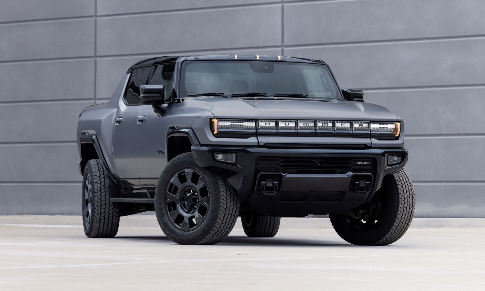 US automakers halt new electric vehicle development, pivot to gasoline cars