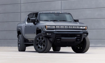 US automakers halt new electric vehicle development, pivot to gasoline cars