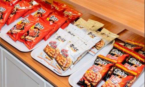 Dai Phat Food distributes Huang Fei Hong peanuts in Vietnam