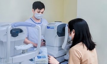 Correcting nearsightedness and astigmatism for patients with thin corneas