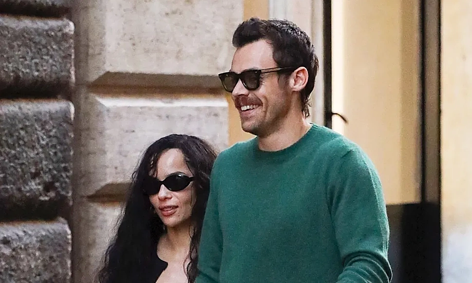 Harry Styles engaged