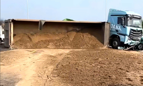 Truck collides with taxi, passenger killed