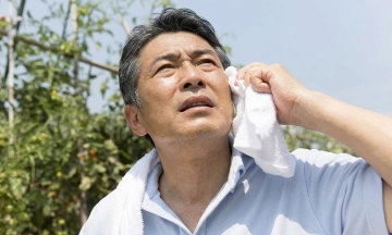 Doctor reveals culprits behind headaches in hot weather