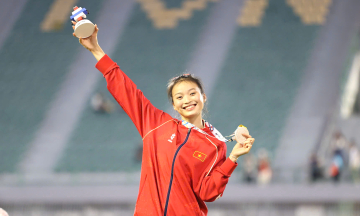Female long jumper secures Asian gold