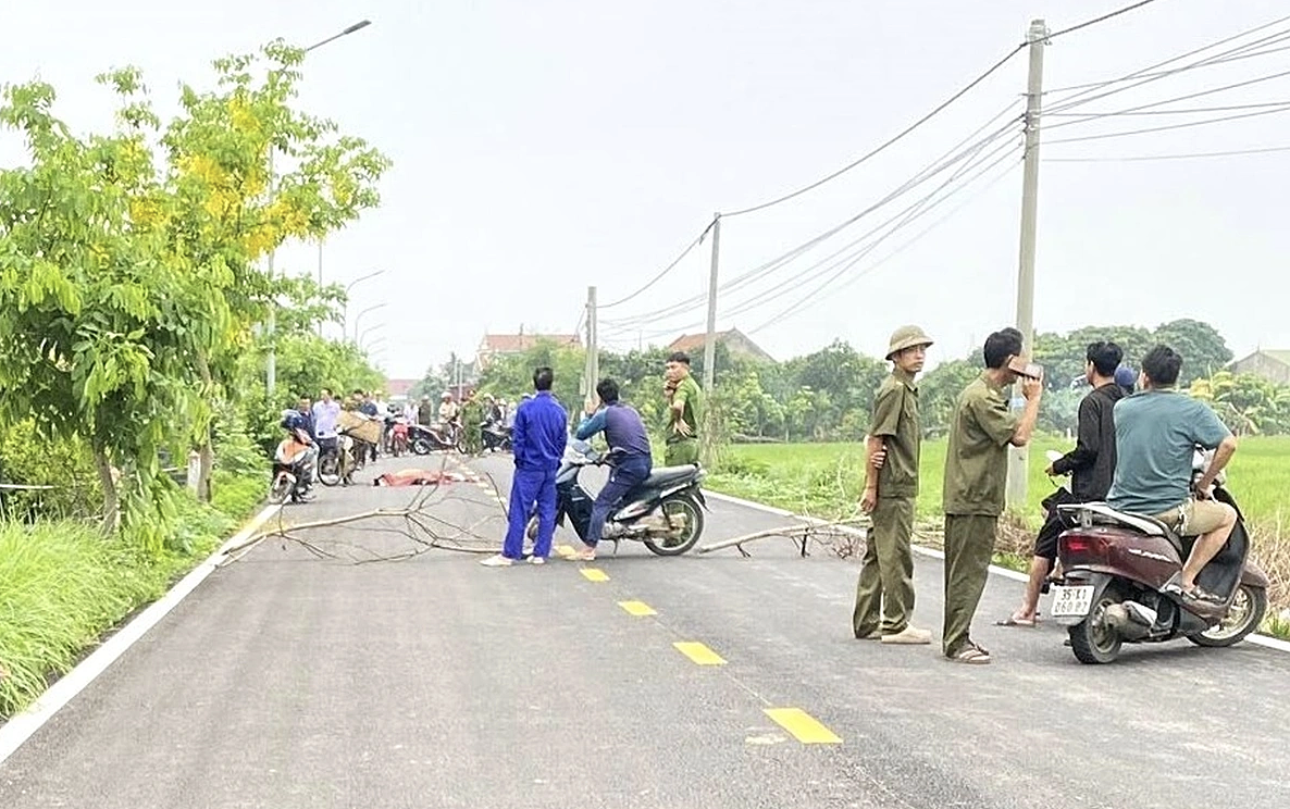 Female vendor suspected of murder on the road