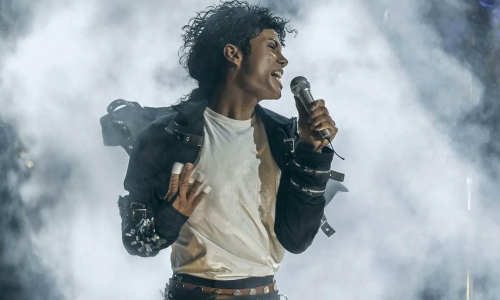 "Michael": the lonely king of pop
