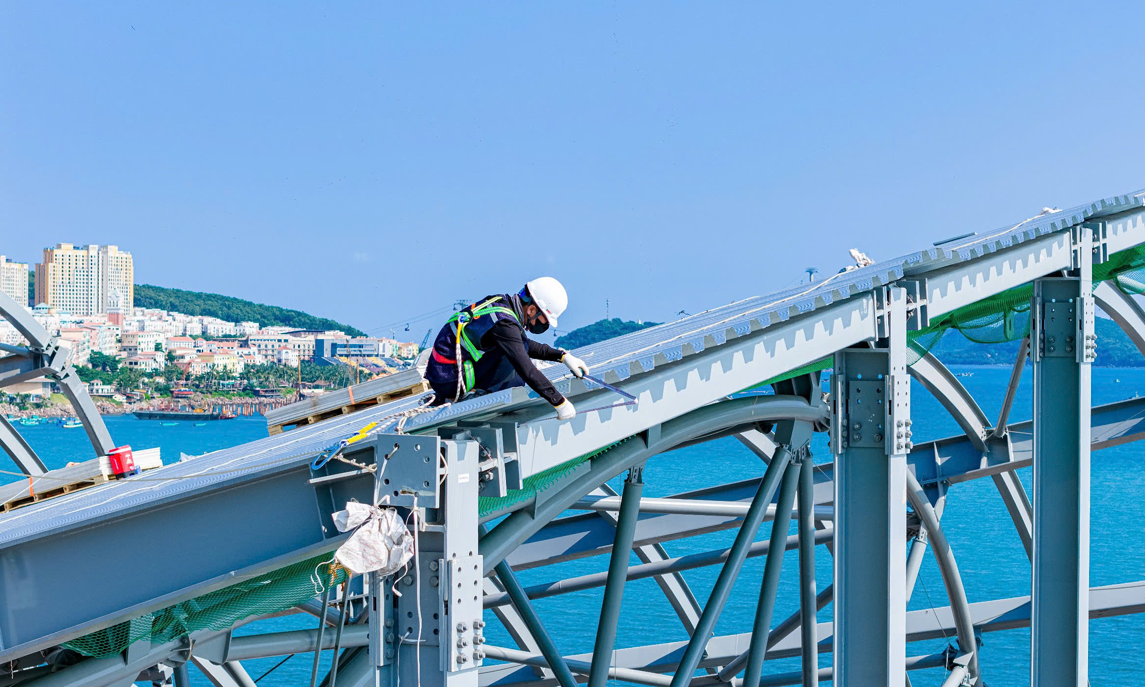 Construction Leads Recruitment Demand as IT Sector Moderates