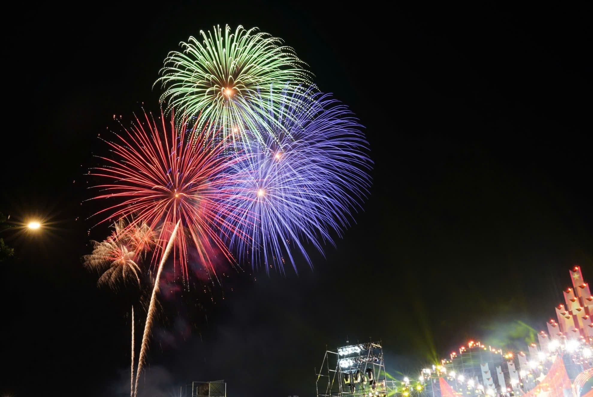 Hanoi to host fireworks display on the evening of 28/4