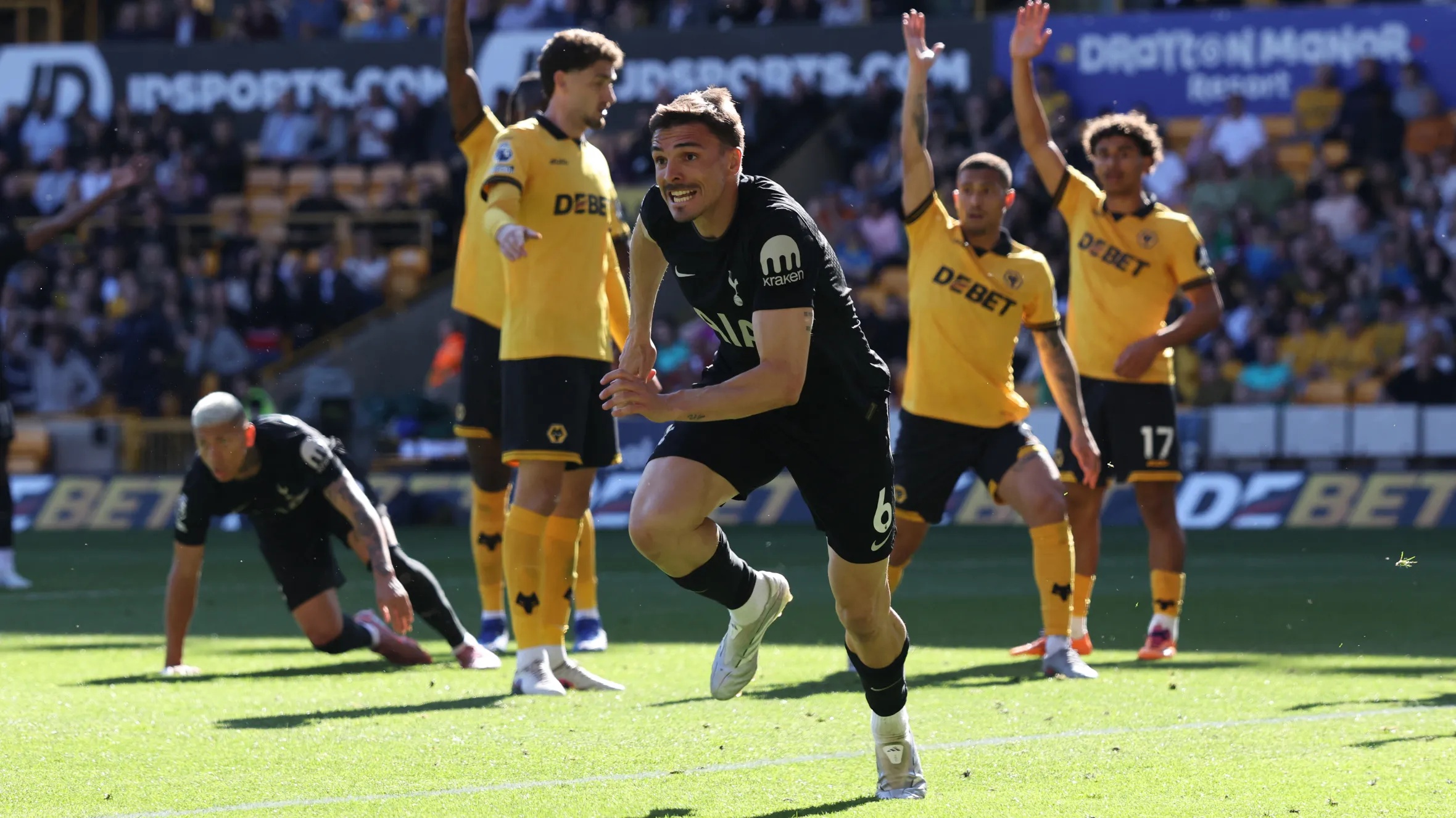 Tottenham ends 15-match winless streak in Premier League