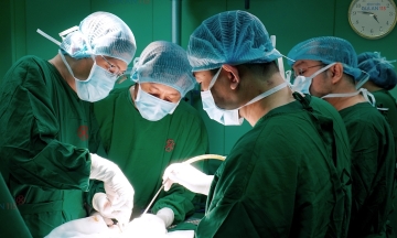 Gallstone the size of a chicken egg found in woman with no symptoms